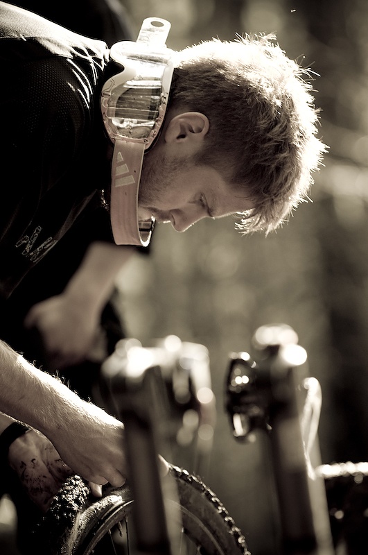 Our goal for this trip was to document the two new Knolly team riders as they rip it up on the first <br> official team trip of the season. After some initial warm up laps in the still wet from the night before <br> conditions, it was time to make last minute tire changes and start filming.