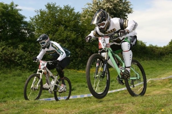Oggy pinning it in the 2009 NPS 4X series