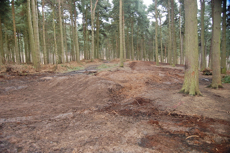 Rebuild of Delamere's 4X. Please DON'T ride it as it hasn't had time to bed in yet. Pictures thanks to Haz.