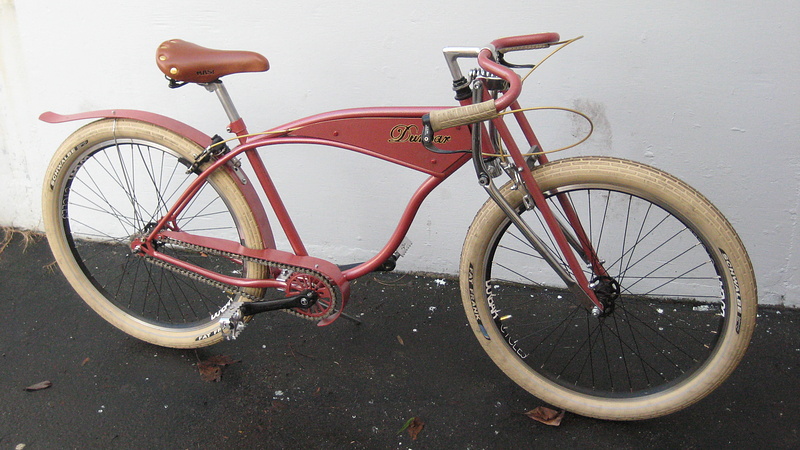 I saw a vintage Indian board track racer from the '20's and though it looked pimp! This is a cro-mo BRC from the '80's. It's changed a bit since. It's got a Sram internal 3 speed now, and no hand brakes. This is Dunbar #3, the last one I'll build. $800 if anyone likes it!
