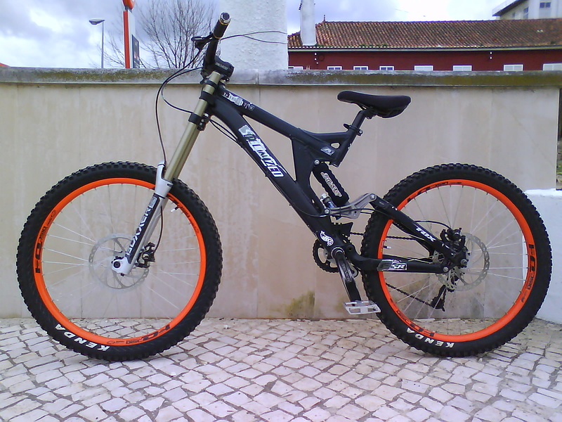 downhill bike 2000