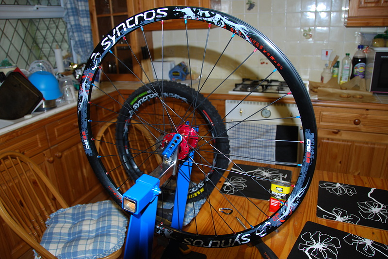 Syncros FR DS 32 Black Grunge
My Wheel Build, using DT Swiss comp DB black spokes and DT Swiss Red &amp; Blue 12mm Alloy Nipples