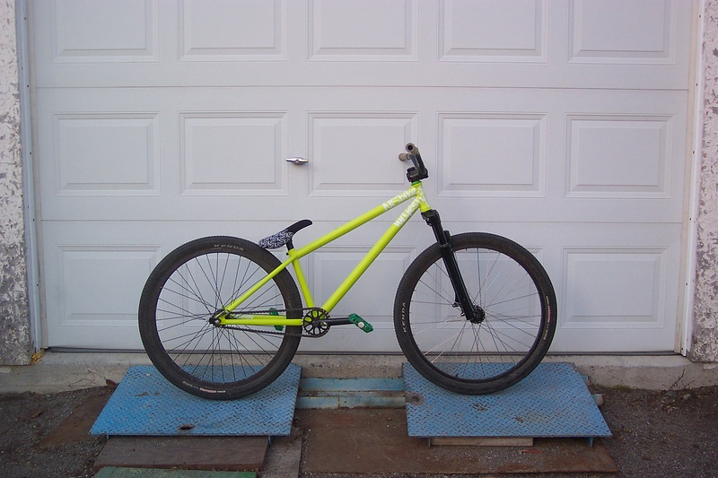 NS majesteeze. ridable:O but im not happy with it yet.


to do list includes, fixing and lowering pikes, grips, tires, sprocket.