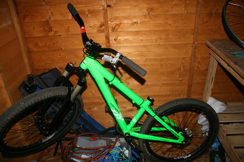the commencal with new forks and front wheel