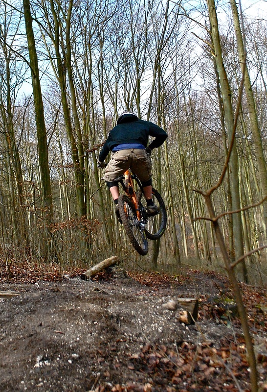 Ben tricking a jump on the X-files at friston forest. overall a very good day of freeride..

Photos courtersy of William Plie and his SLR! - http://willatrugby.pinkbike.com//