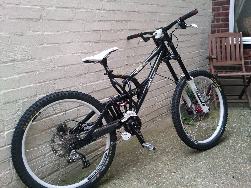 My 24 seven DH3 with new rims n bars