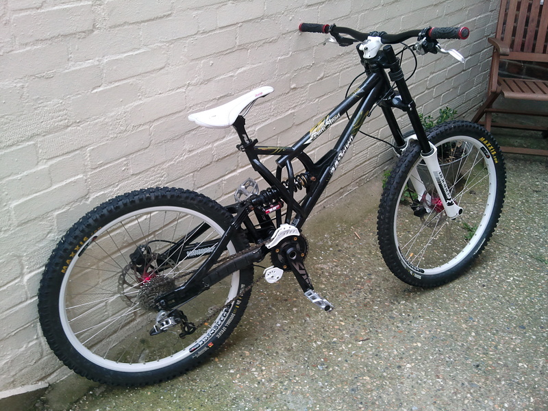 My 24 seven DH3 with new rims n bars