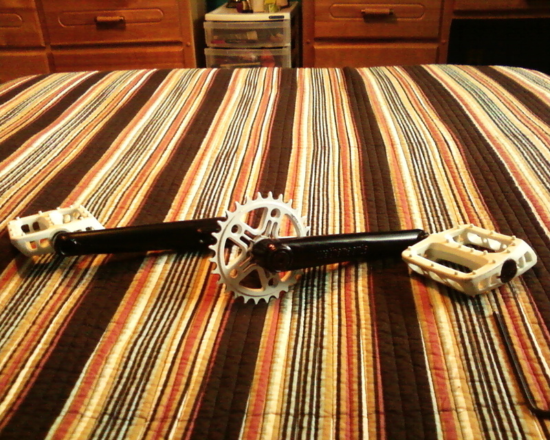 my new primo aneyerlator sprocket on my new cranks, with my new pedals, shes goin single soon :D