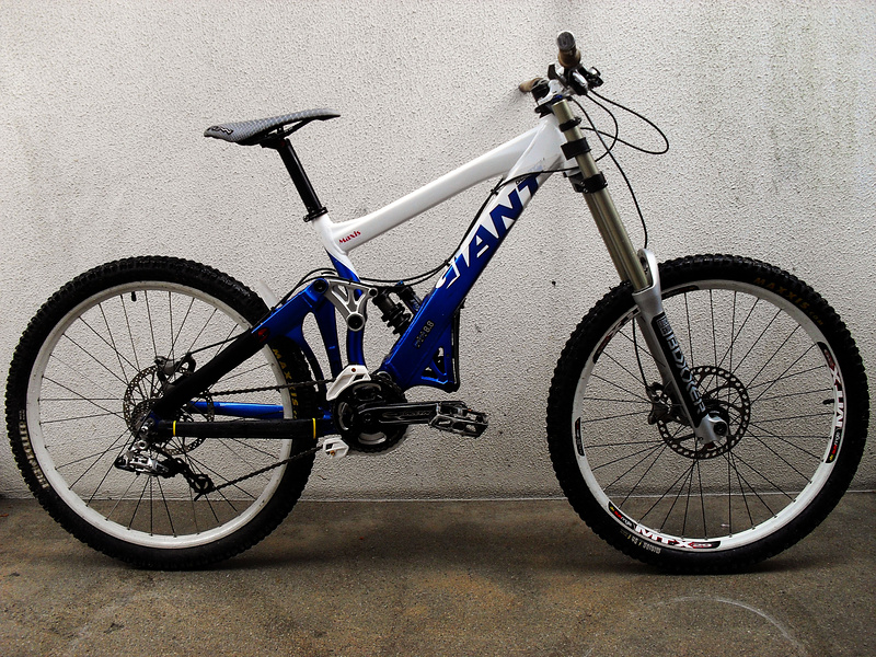 Giant Glory DH 2008 with New E-Thirteen LG1