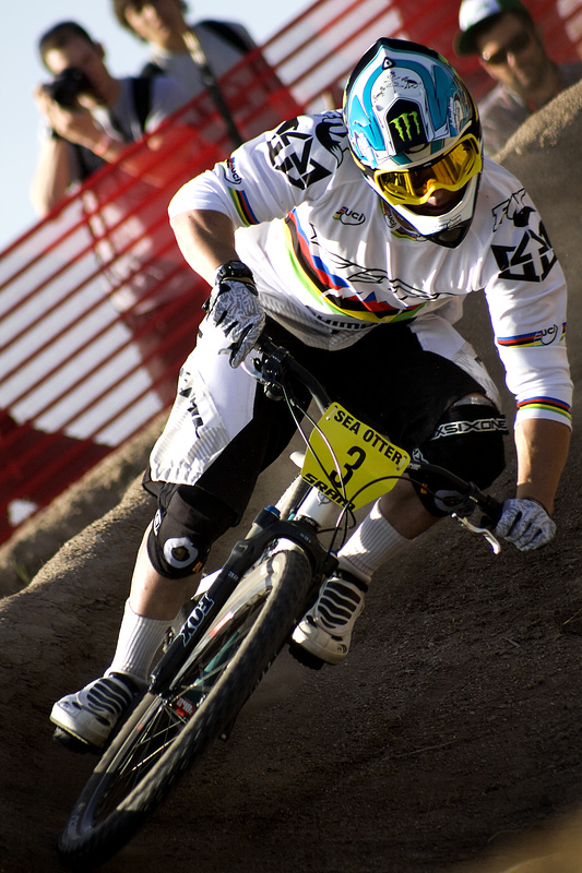 Jared Graves turning on the heat in the most competitive field in the Dual Slalom in years. Photo: Tony Tarumoto