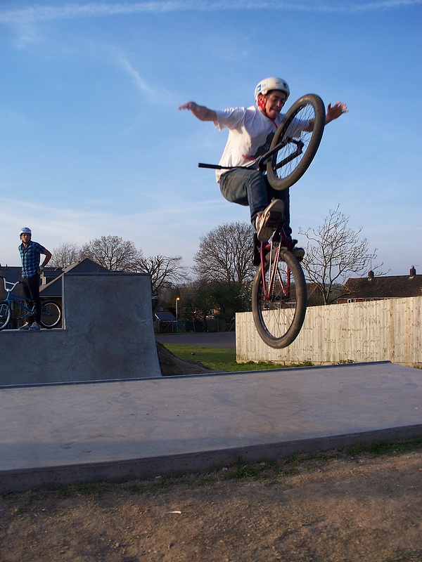 just learnt tuck no handers with a funny face