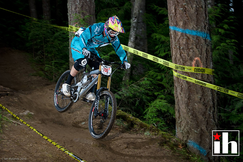 Aaron Gwin on his way to 9th place in Port Angeles