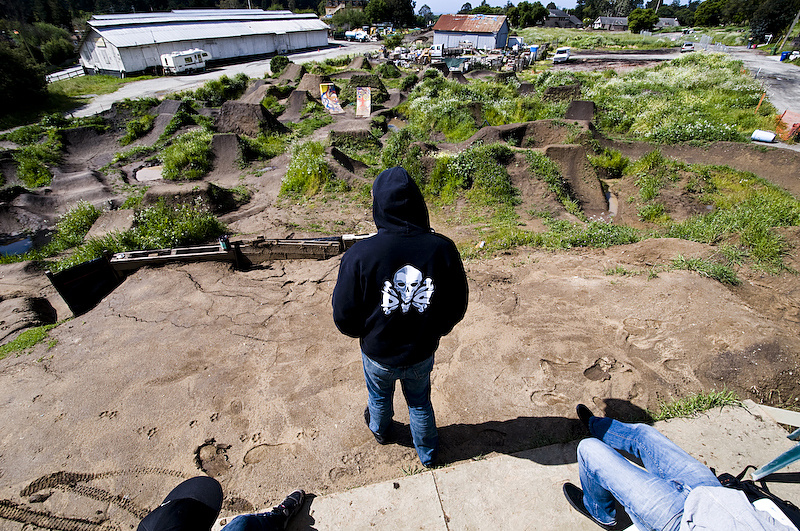 The plan was to shoot dirt jumping for two days and just take in California, before the craziness of Sea Otter. The first place we hit were the Aptos dirt jumps, which were soaked to the bone.