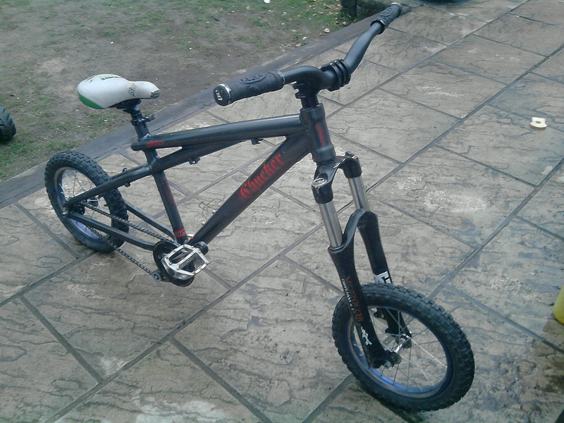 i just got bored and i descided to put 12 inch wheels on my 26 inch dirt jump bike
might take it to delamere