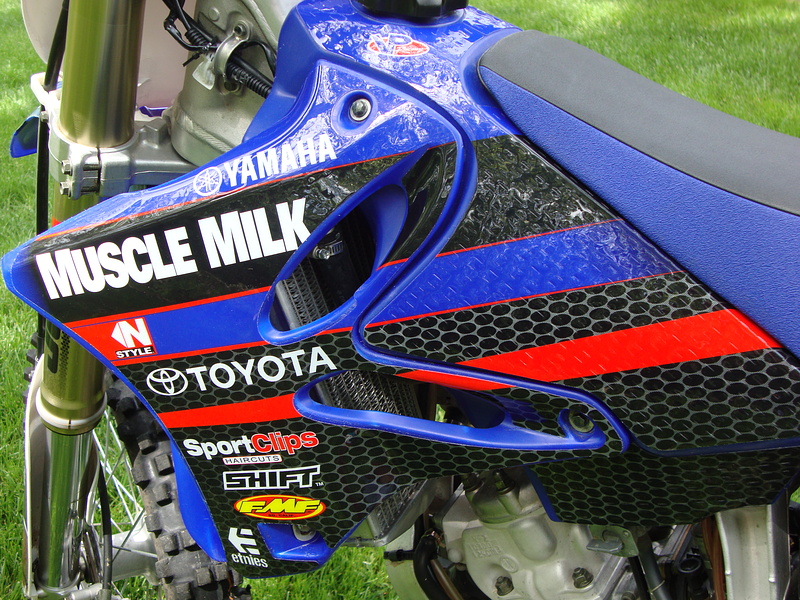 my 2005 yz 125 with new n-style jgr team graphic kit
