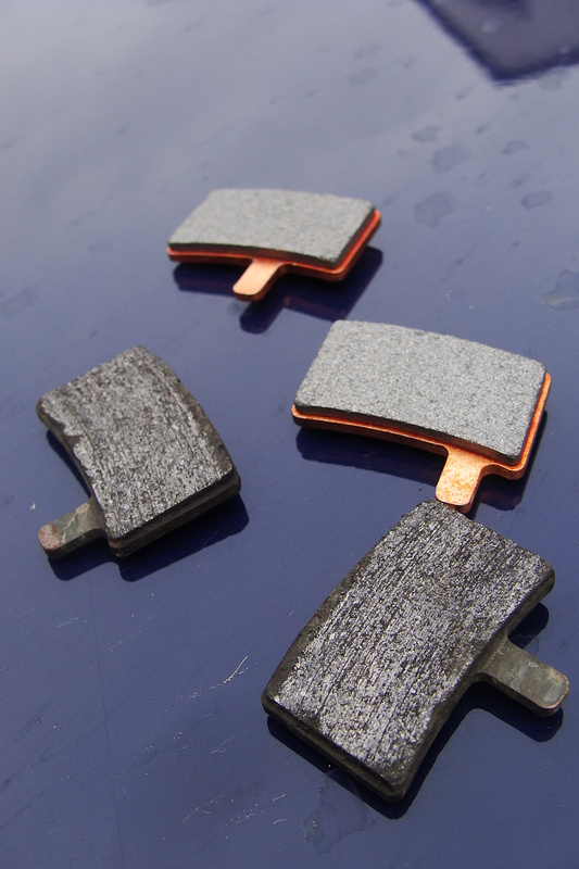 Hayes Stroker Trail brake pads (new and old)  (10 april 2010)