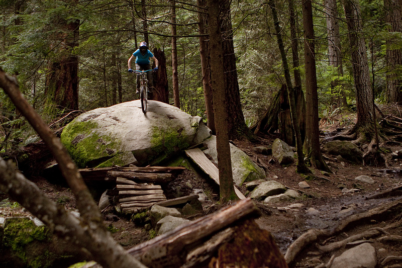 Natural rocks and wooden features makes the North Shore an iconic place to ride - Laurence CE - www.laurence-ce.com