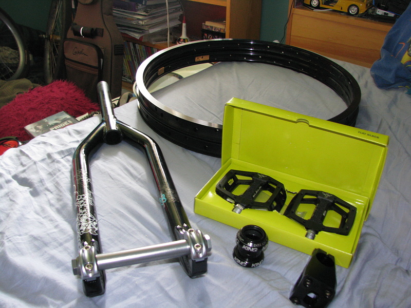 stuff at Room in Barrie, Ontario, Canada - photo by sherbet - Pinkbike