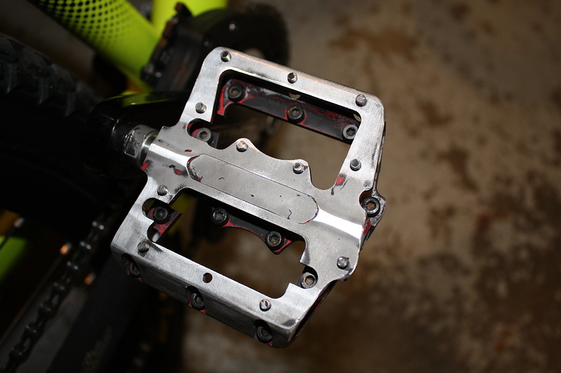 v sixty magnesium pedals