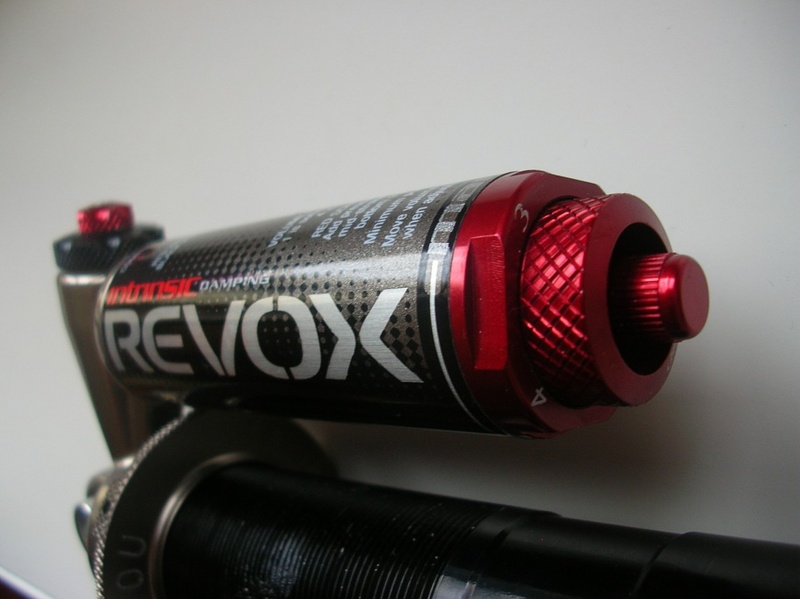 Manitou Revox ISX リアサスペンション