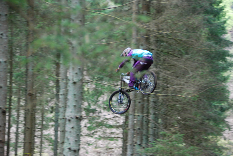 Mathias flying high.
@Downhill/freeride track in Rold - Photo Morten Schnack.