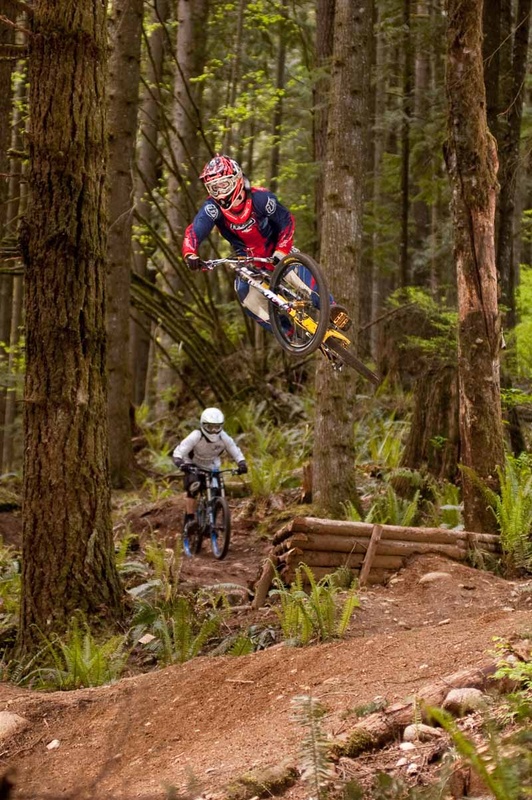 Pinkbike team rider Tyler Gorz styling the new 25' hip on the Arduum race course.


http://www.arduum.ca/