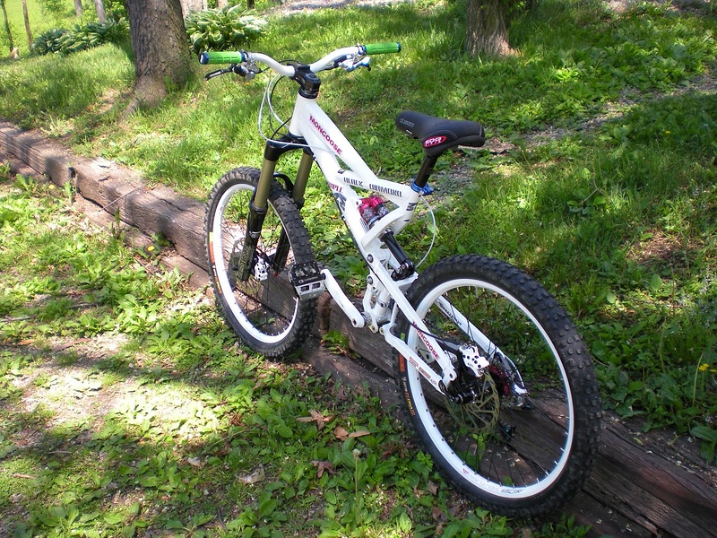 My Custom 2007 Mongoose Black Diamond Triple. New parts this season: Totem Solo Air, Marzocchi WC Air rear shock, SDG I-Sky Saddle and Post.