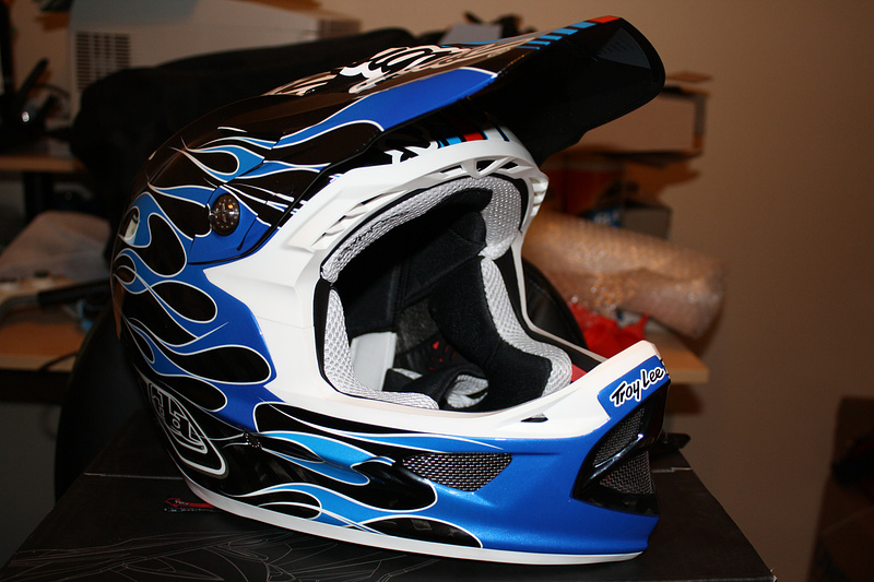 2010 TLD D3 Helmet