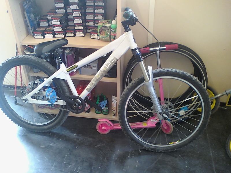 new forks stem and seat post :P