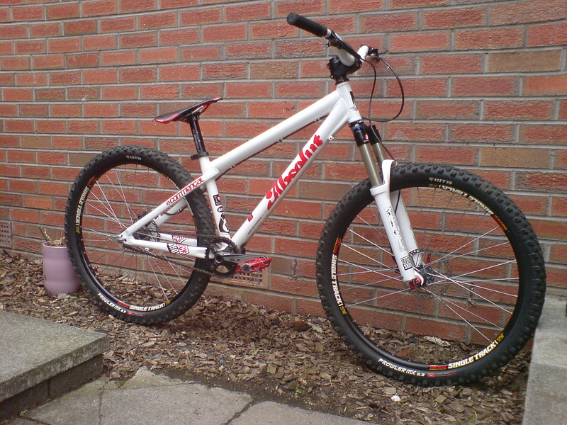 Commencal Absolut 1 as it is now! New tyres, front brake and different pedals.