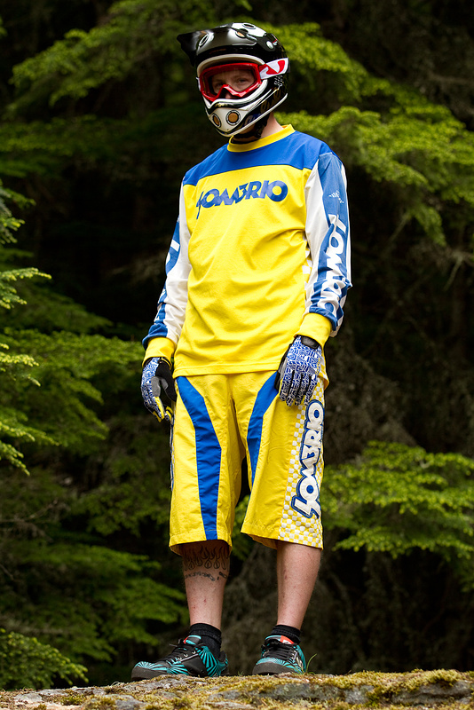 Sombrio Duster Jersey and Charger Short with Jackal Glove.