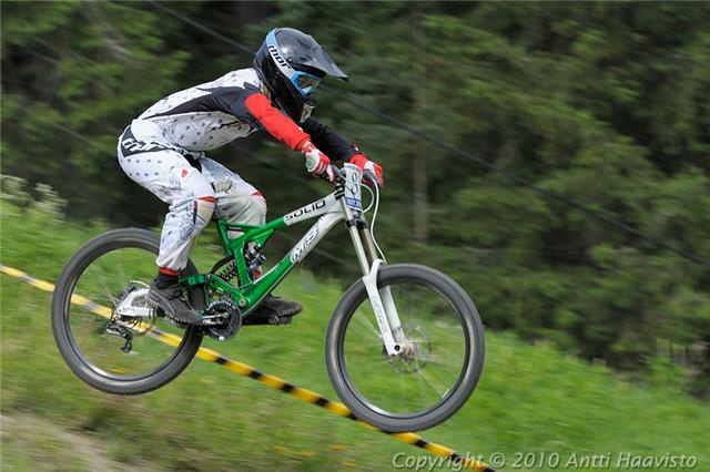 Dh racing in Calpis, Finland