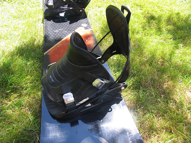 2006 Burton Air 161cm with Boots + Flow bindings! For Sale