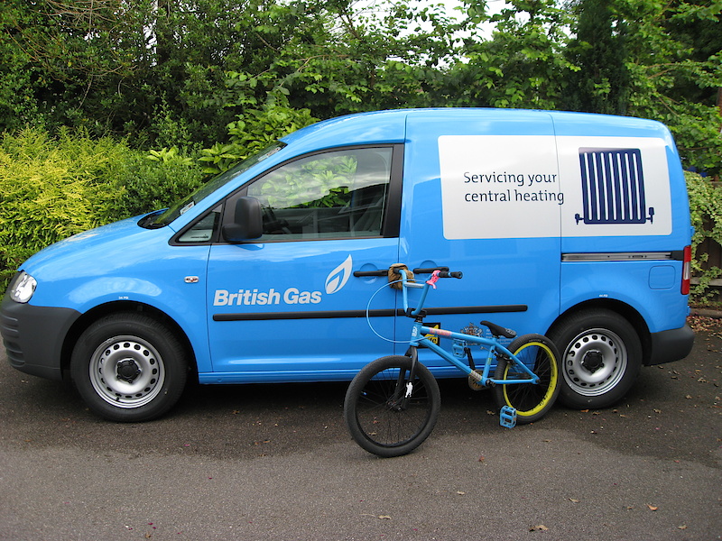 my dads new british gas van is the same colour as my funday :O