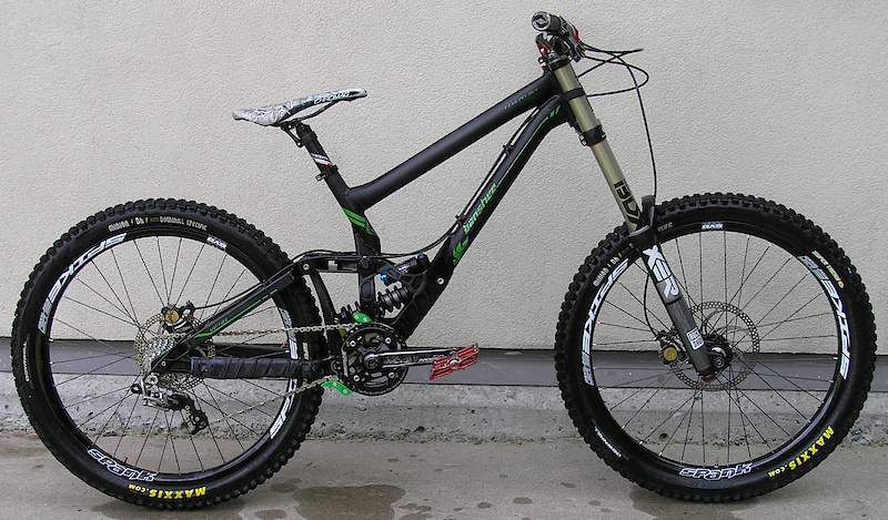 2010 Banshee Legend MK2, medium with Fox DHX RC4 Coil with 300lb spring.
Check the listing for the build kit on this bike.
It's insane. $4500.00 CDN takes it away.