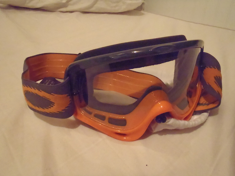OAKLEY RIDING GOGGLES
NEVER USED!!!!
FOR SALE $35