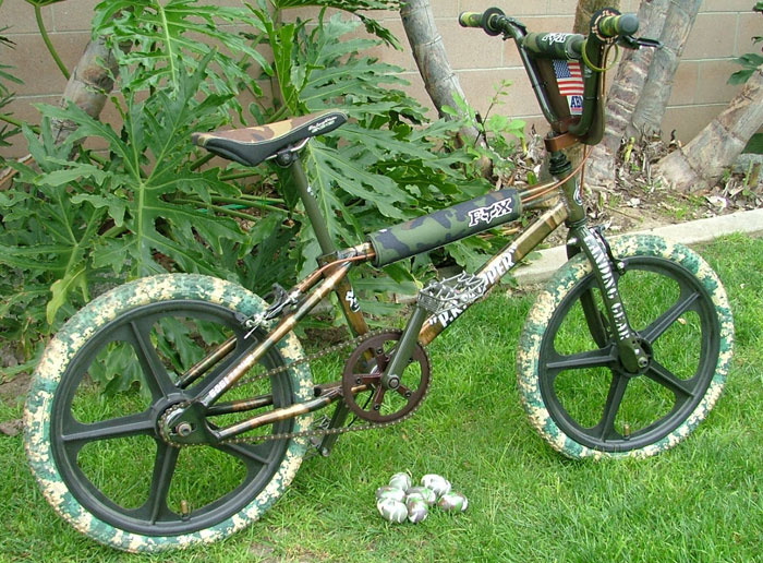 camo bike grips