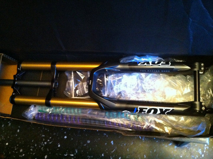My new FOX 40 RC2 Fit 2011, for the update of my Demo 7 I 2010 !!
Yeaaah !