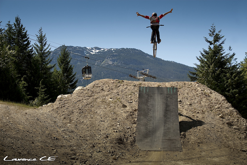 Mendel the machine with a big tuck no hander on the Monster booter - Laurence CE - www.laurence-ce.com
