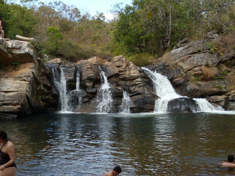 Trilha saindo de Cocalzinho, passando pela cidade de pedra e chegando na cachoeira das Araras, próximo a Pirenópolis.