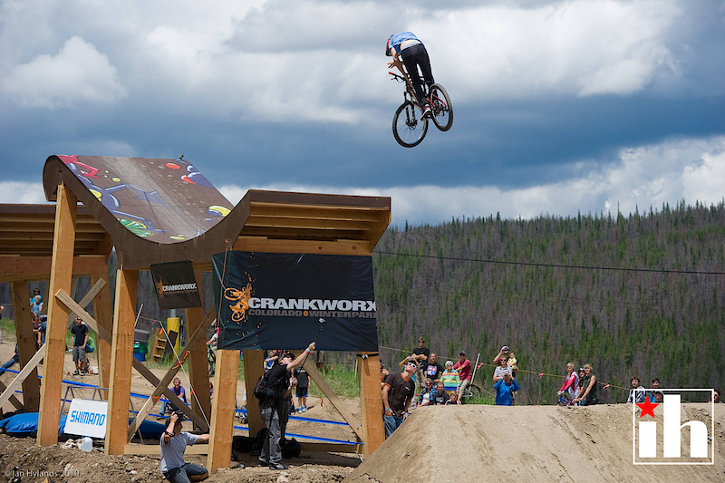 360 barspin during slopestyle qualifying, he didn't land it clean...