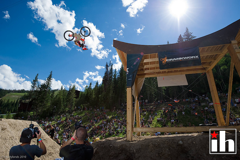Cam Zink was last to go, flip table off the whale tail. He tried to do his new trick, an indian air seatgrab flip over the trick jump but missed grabbing his seat, and the event was over.