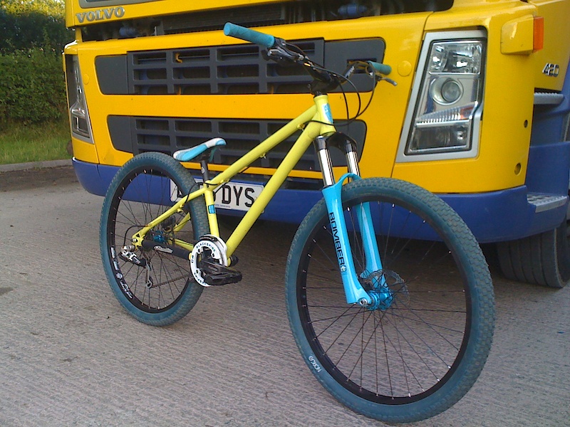 My new ride, Norco Ryde
matching colours with the lorry