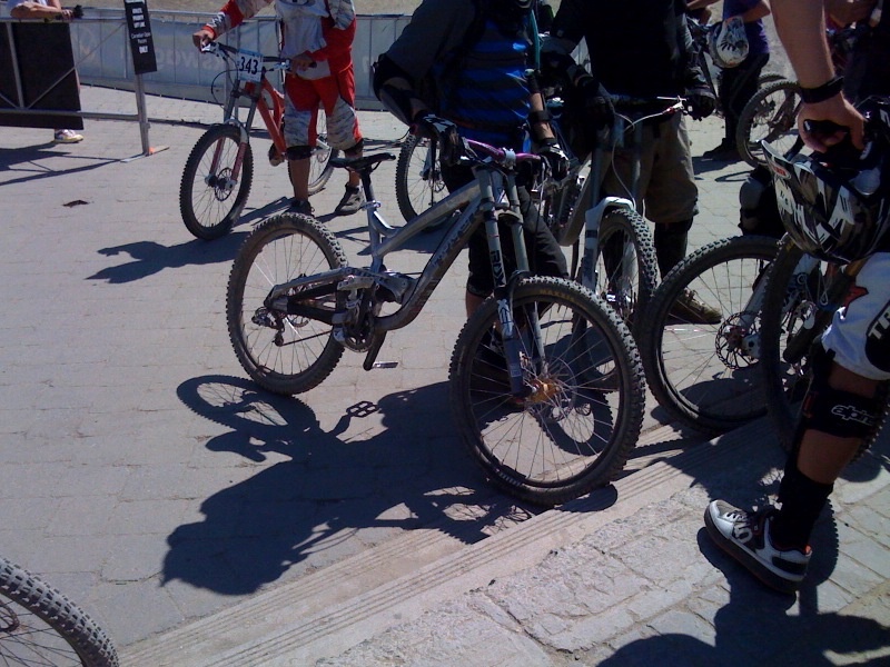 New Trek Demo look alike? Anyone have any word on this? Sorry, crank and pedal are blocking the goods.
