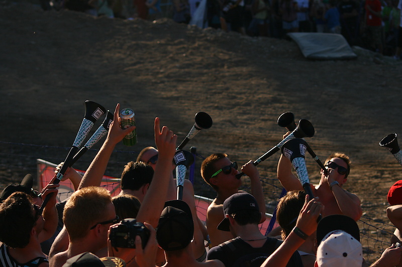 Crowd horned!

Photo: Alex Weber