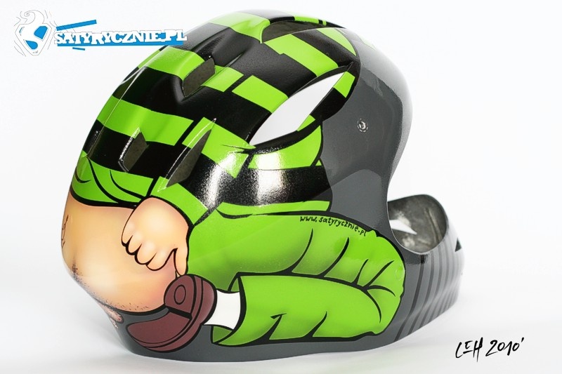 It is a new version 661 Comp helmet.... aerograph + a lot of time on design it... and it's result -ass on head :)