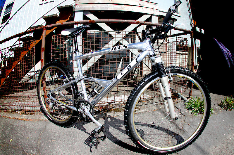 Gt suspension mountain discount bike