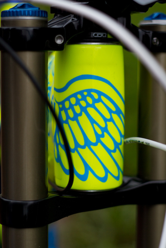 You have to love those wings. The Fury's 1.5 headtube accepts different offset headset cups<br />that allow it to be slackened off to 63.5 degrees if the terrain demands it. The stock setting<br /> has the bike sitting at 65 degrees.