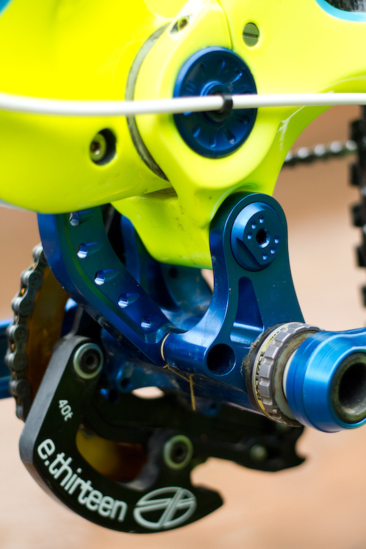 Tech nerds rejoice. This is the I Link assembly found on the bottom of the Fury frame. It is<br />what allows GT to use such a high bump eating pivot without suffering from massive amounts<br /> of chain growth. You can think of it as a floating bottom bracket system, or a work of art, your<br />choice.