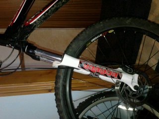 khs xc bomber front suspension forks with shimano disc brakes